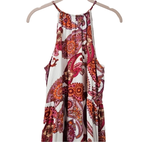 Express Textured Paisley Tiered Halter Maxi Dress - Picture 4 of 13